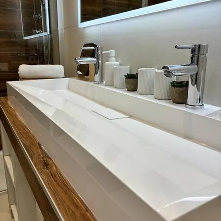 דירה Elegant T3 Avec Jardin Privatif A 5 Min Des Plages אנטיב