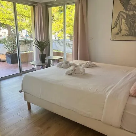 Elegant T3 Avec Jardin Privatif A 5 Min Des Plages דירה *