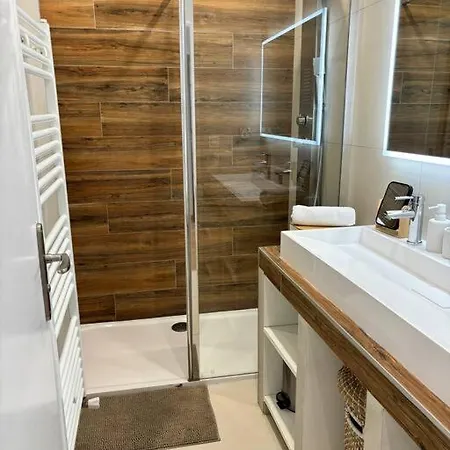 Elegant T3 Avec Jardin Privatif A 5 Min Des Plages דירה אנטיב