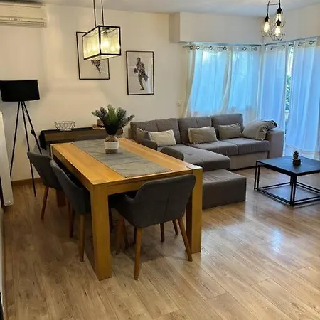 Elegant T3 Avec Jardin Privatif A 5 Min Des Plages דירה