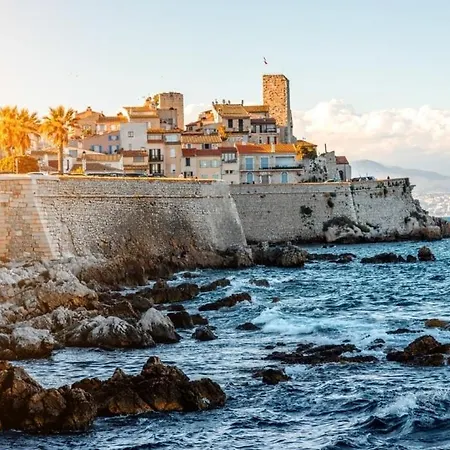 Elegant T3 Avec Jardin Privatif A 5 Min Des Plages Apartment Antibes